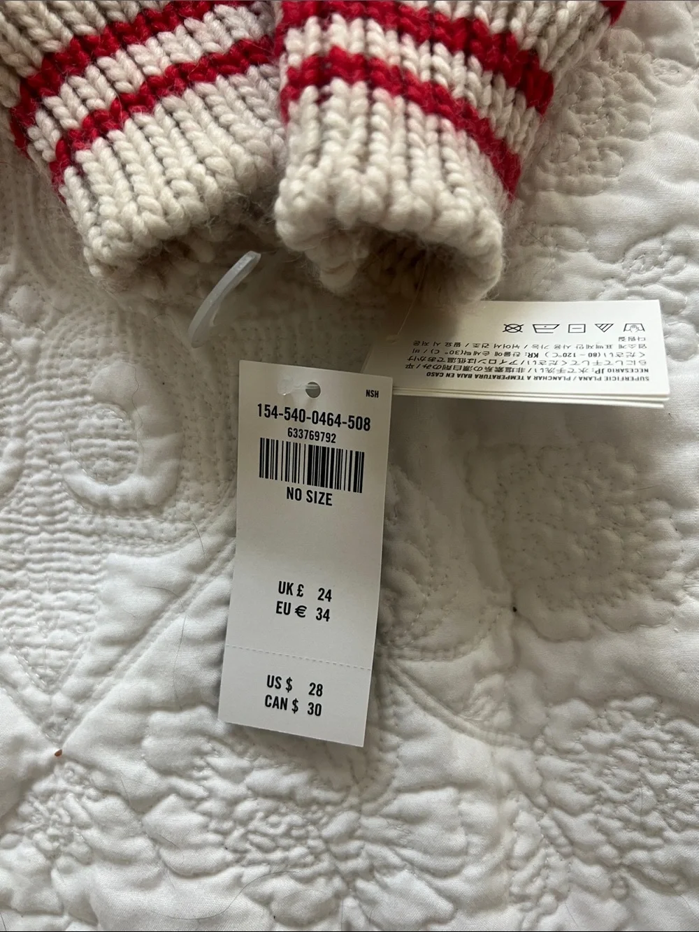 Abercrombie & Fitch Red and Cream Knit Fair Isle Mittens
